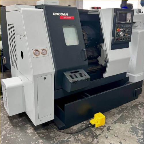 TORNO CNC DOOSAN